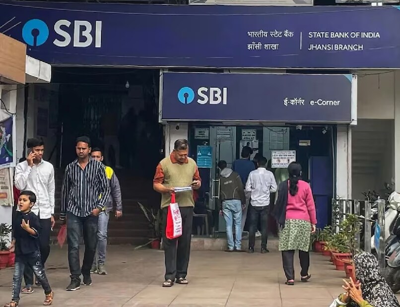 SBI-র অ্যাকাউন্ট হোল্ডারদের জন্য বড় খবর... এই সময়ে টাকা পাঠাতে পারবেন না! তাহলে কী করে করবেন লেনদেন? 