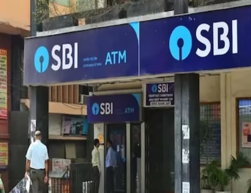 SBI জানিয়েছে, ৬ আগস্ট রাত ১টা থেকে ১টা ২০ মিনিট পর্যন্ত UPI পরিষেবা বন্ধ থাকবে। অর্থাৎ, এই ২০ মিনিট কোনওরকম লেনদেন করা যাবে না। ব্যাঙ্কের অফিসিয়াল বিবৃতিতে বলা হয়েছে—