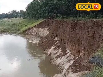 ভাগীরথীর ভাঙন।