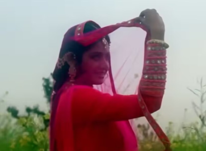 একজন বলিউড অভিনেত্রীর গল্প। তিনি কোনও স্বর্গীয় সৌন্দর্যের চেয়ে কম ছিলেন না এবং তাঁর অভিনয় এমন ছিল যে তিনি হিন্দি সিনেমার পাশাপাশি দক্ষিণী সিনেমাতেও একটি বিশেষ ছাপ রেখে গেছেন। তাঁকে দেশের প্রথম মহিলা সুপারস্টারও বলা যেতে পারে যিনি সর্বোচ্চ পারিশ্রমিক নিয়েছিলেন এবং অনেক বড় তারকাকে পিছনে ফেলেছিলেন।
