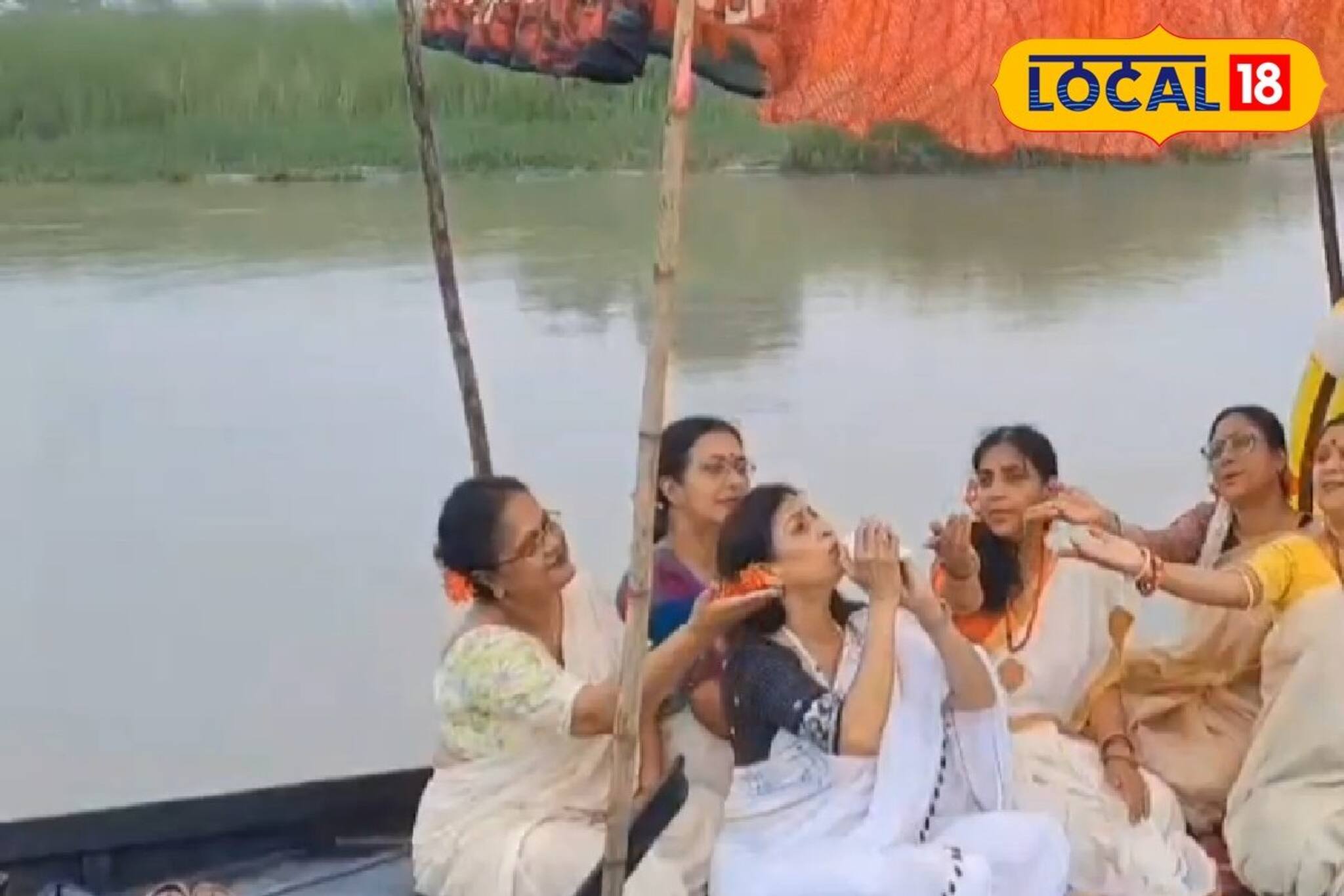 তিস্তার মাঝে অস্থায়ী মঞ্চ, বিদেশ থেকে আসছেন অতিথিরা! কেন?