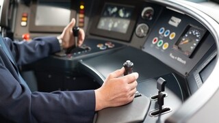 ট্রেন ড্রাইভারের মাইনে কত Photo- Representative 