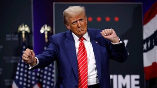 প্রেসিডেন্ট পদ থেকে অবসরের ইঙ্গিত! এ কী বললেন মার্কিন প্রেসিডেন্ট ডোনাল্ড ট্রাম্প!