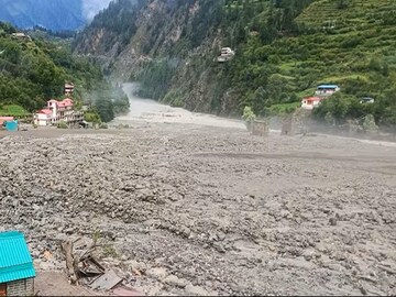 হঠাৎ এক ঝাঁকুনি, মুহূর্তে ৩২১ জনের মৃত্যু পাকিস্তানে! কী ঘটল বুঝে ওঠার আগেই মৃ*ত্যুমিছিল