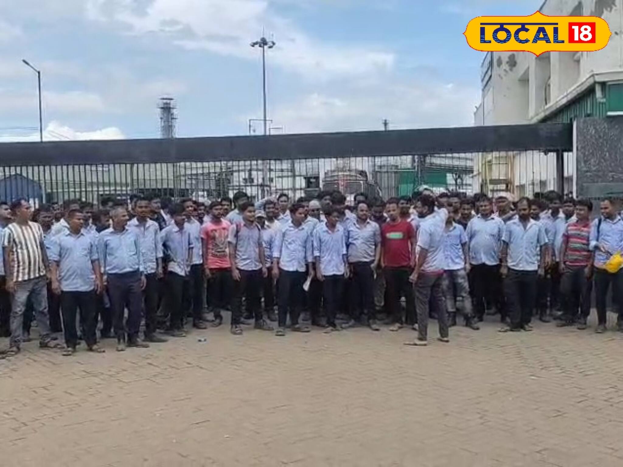 দিন দিন বাড়ছে কাজের টার্গেট, বেতন বাড়ানোর বেলায় লবডঙ্কা! সহ্যের সীমা পার হতেই বিক্ষোভ