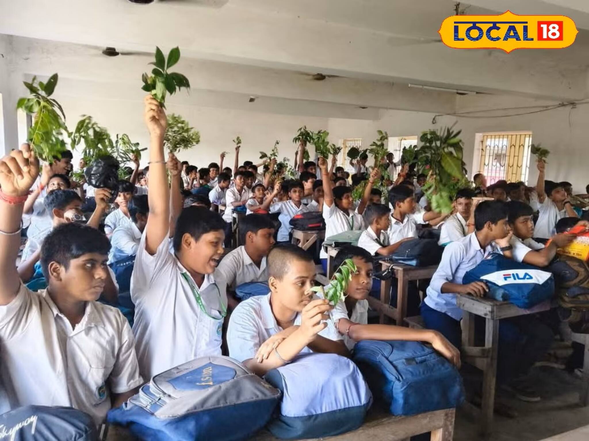 বইয়ের বাইরে হাতে-কলমে বিজ্ঞানকে জানার চেষ্টা