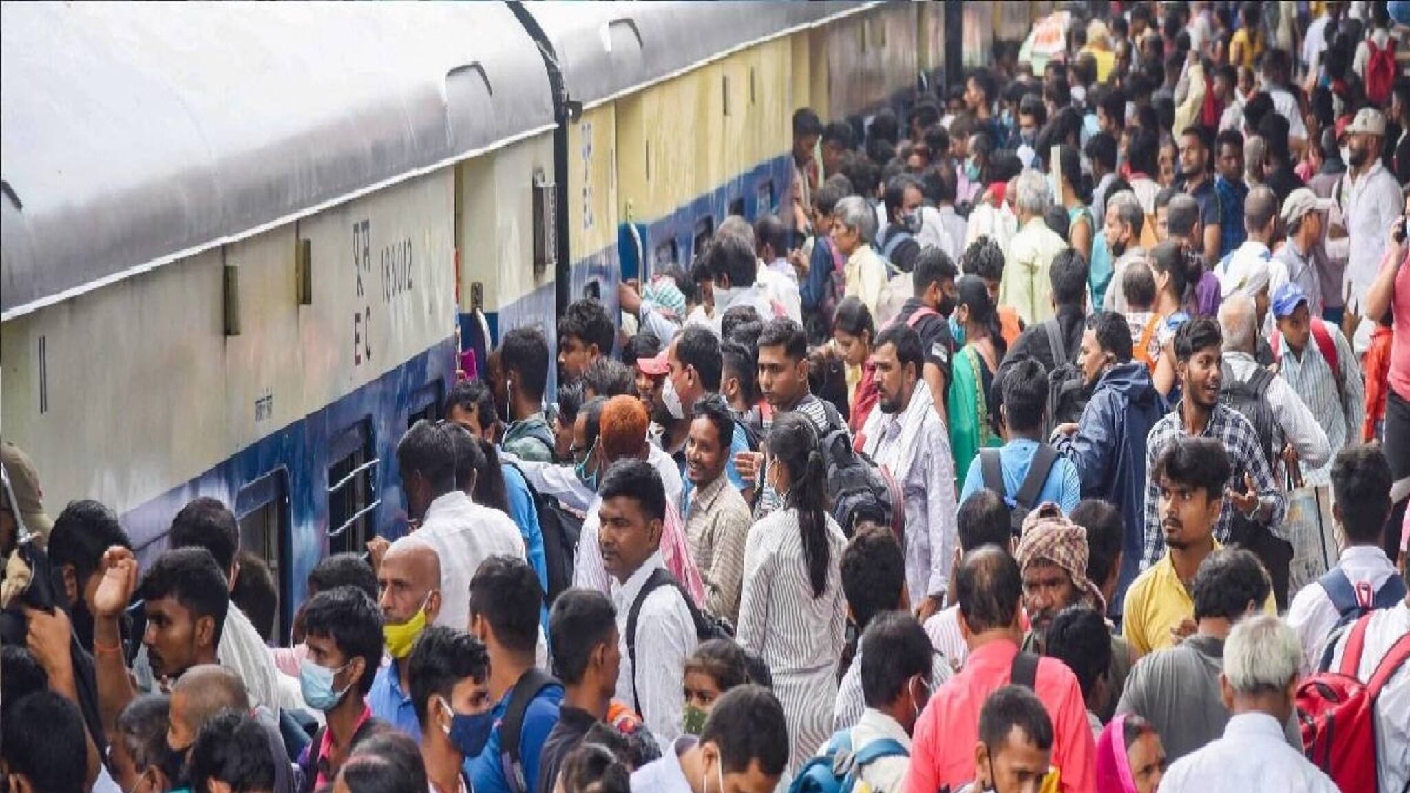 দুর্গাপুজোয় ভিড় সামলাতে পূর্ব রেলের বিরাট উপহার, বীরভূম পাচ্ছে বিশেষ ট্রেন, চলবে কখন জানুন