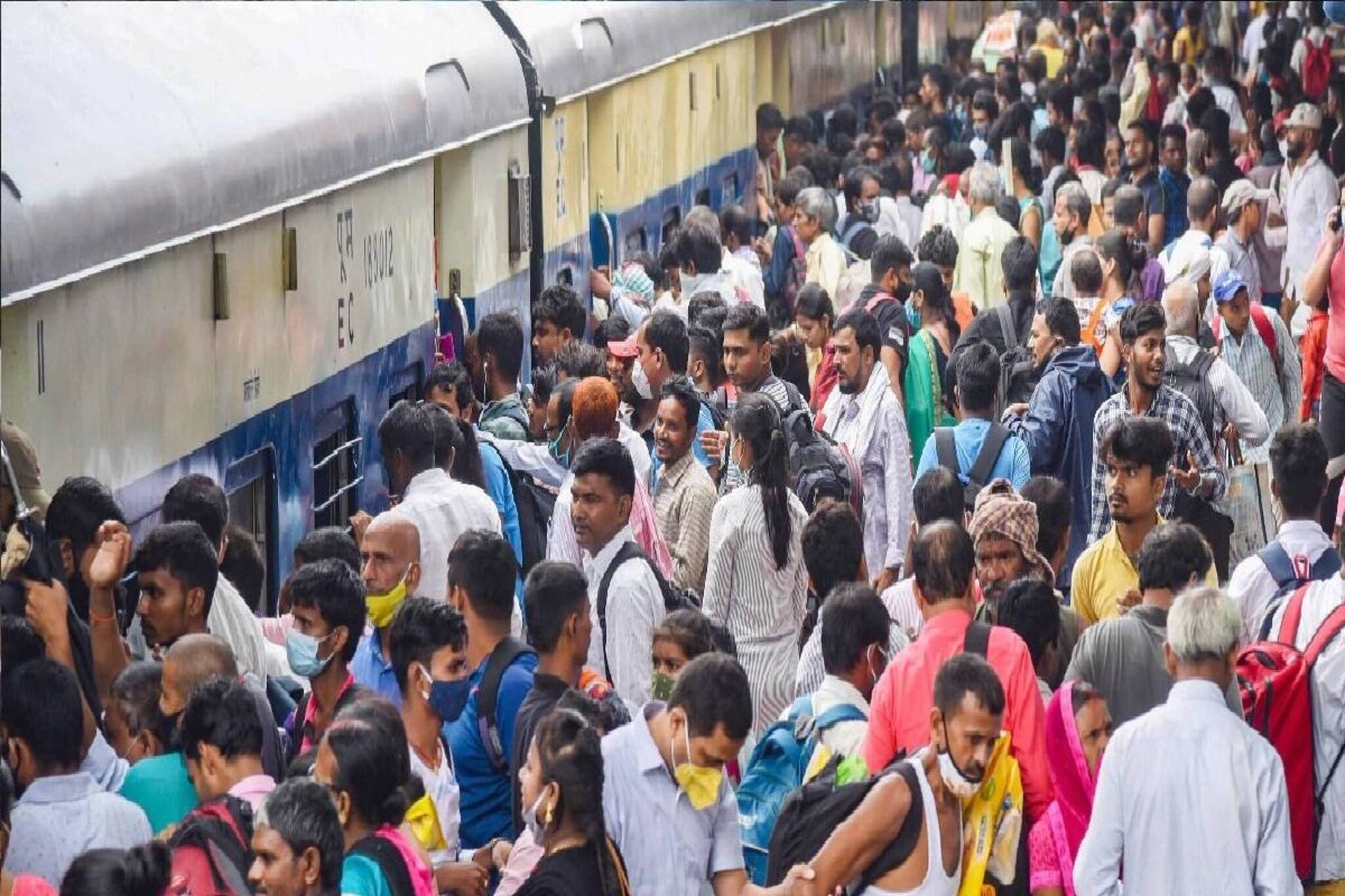 দুর্গাপুজোয় ভিড় সামলাতে পূর্ব রেলের বিরাট উপহার, বীরভূম পাচ্ছে বিশেষ ট্রেন, চলবে কখন জানুন