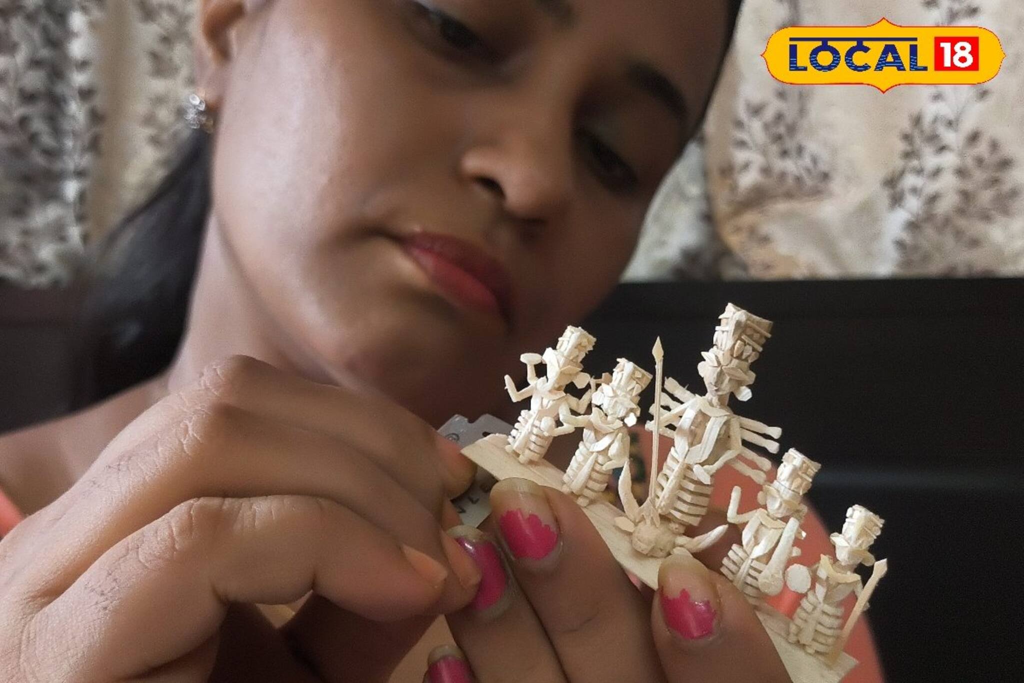 ১.৭ ইঞ্চির দুর্গা প্রতিমা! না দেখলে বিশ্বাস হবে না...