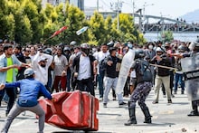 নেপালে ফের জেন Z বিক্ষোভ! একাধিক শহরে কারফিউ জারি, দেখুন ভিডিও