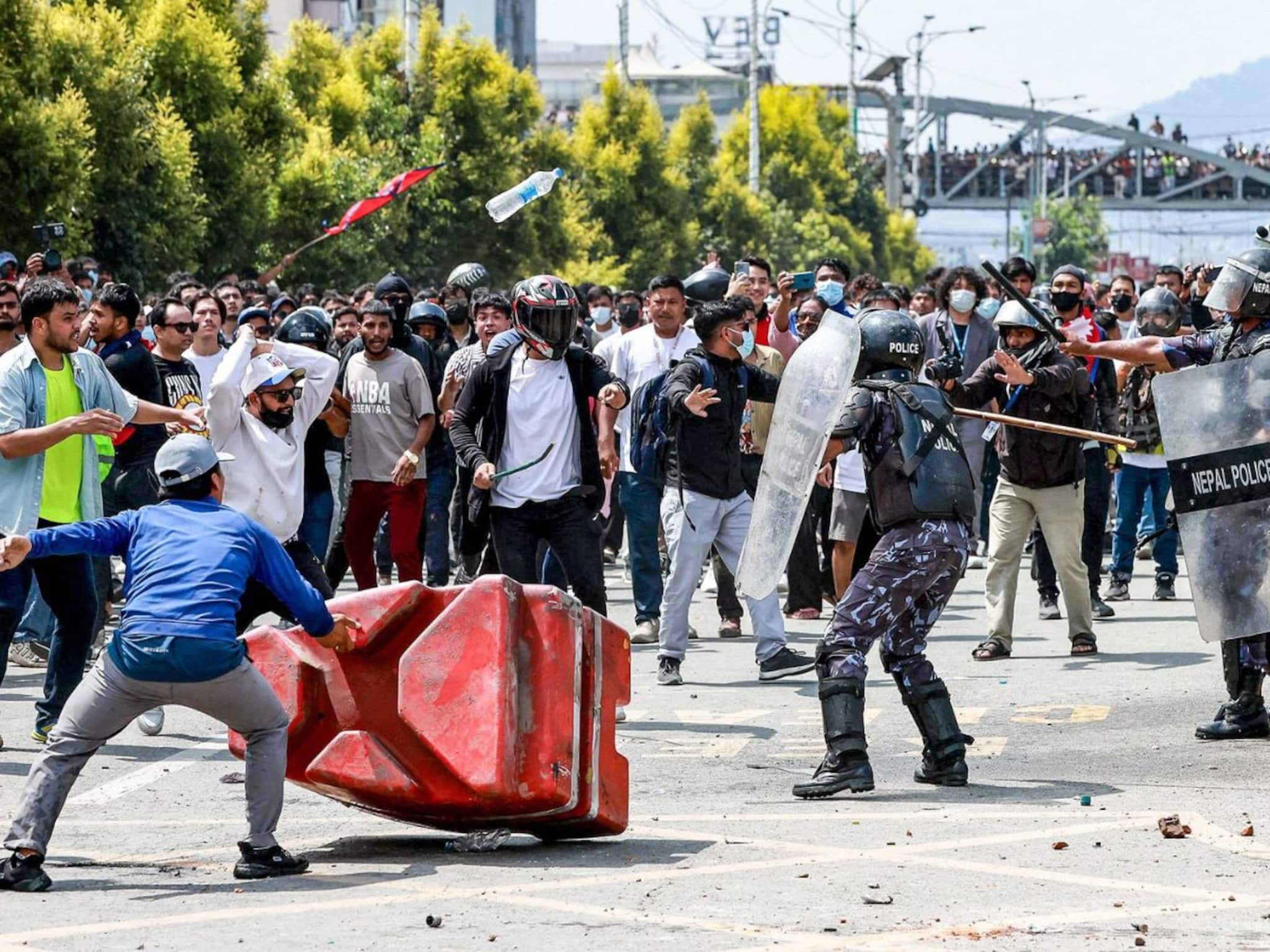 India Nepal News: পরিস্থিতি সবে একটু শান্ত হয়েছে, অমনি চুপি চুপি নেপাল থেকে ভারতে এলেন সেই নেতা!