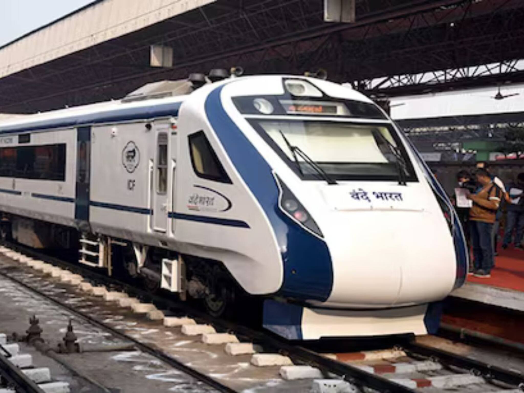 Indian Railways: আসছে আরও চার বন্দে ভারত! জুড়তে চলেছে বারাণসী, খাজুরাহো-সহ একগুচ্ছ পর্যটন কেন্দ্র