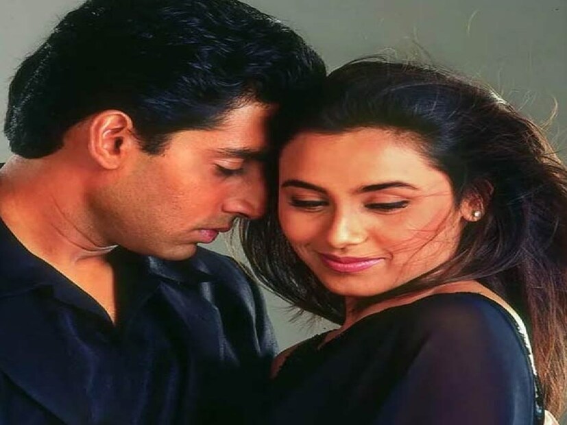 বলিপাড়ার গুঞ্জন, শুধুই পর্দা নয়, শ্যুটিংয়ের বাইরেও জমতে লাগল রানি আর অভিষেকের কেমিস্ট্রি। ছুটতে লাগল তাঁদের প্রেমের রেলগাড়ি। বচ্চন পরিবারের সঙ্গেও একাধিক বার বিভিন্ন অনুষ্ঠানে রানিকে দেখতে পাওয়া যায়। কিন্তু আচমকাই ছন্দপতন!