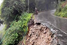 ধস সংস্কারের জন্য ৪ দিন বন্ধ সিকিম-বাংলা লাইফলাইন ১০ নং জাতীয় সড়ক