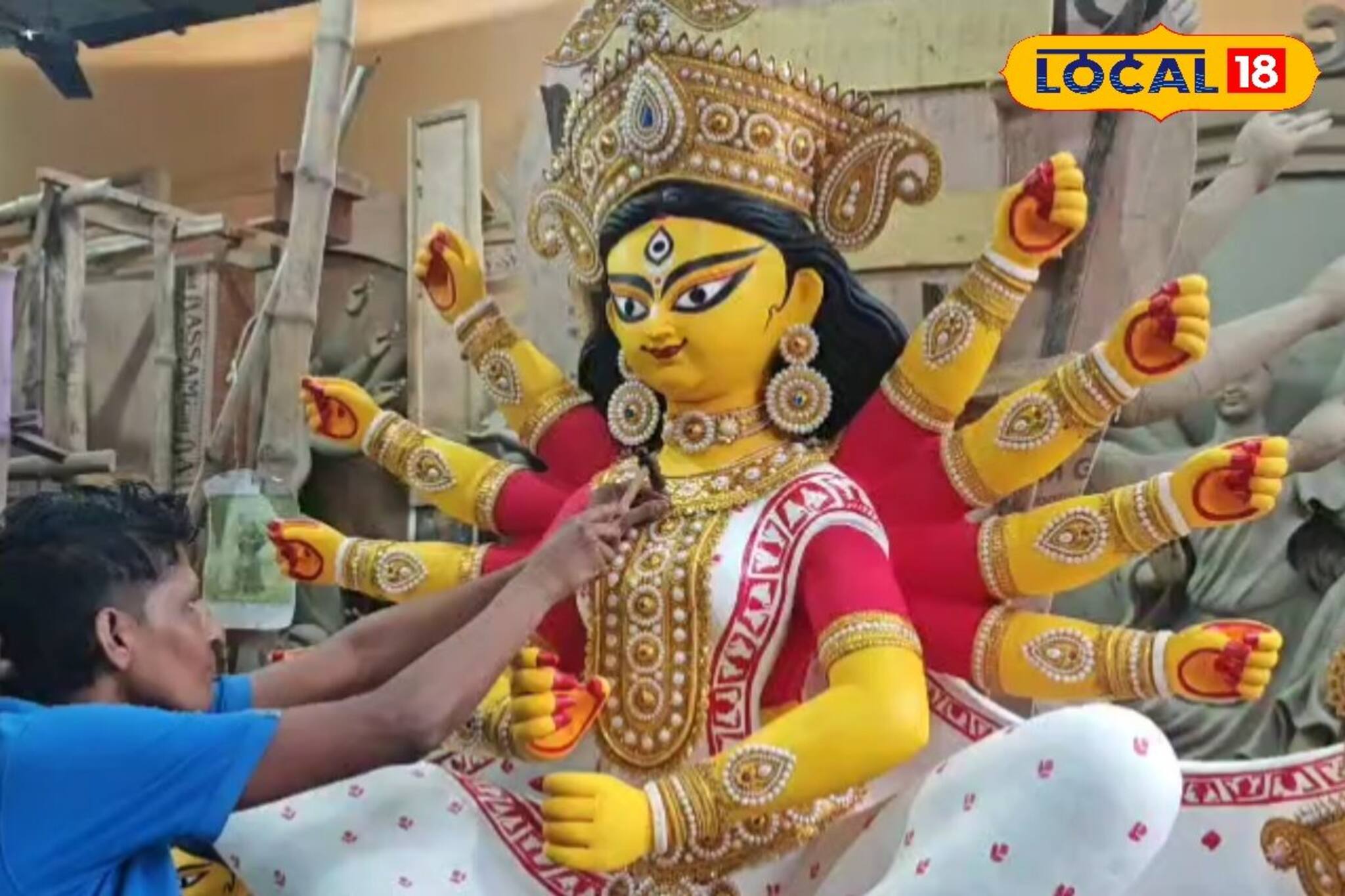 প্লাস্টিকে মুখ ঢেকে তিলোত্তমার পথে রওনা উমার! মানিকতলা ১৪ পল্লীতে 'পুজো শুরু'