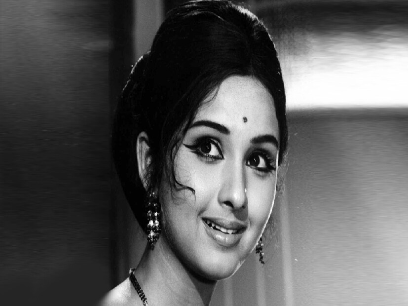 ১৯৬৮ সালে সুনীল দত্তর 'মন কা মিত' ছবি দিয়ে কেরিয়ার শুরু। বিপরীতে ছিলেন বিনোদ খান্না। ১৯৬৯ থেকে ১৯৭৯ সাল পর্যন্ত বলিউডের সুপারহিট নায়িকা ছিলেন লীনা। অভিনয় করেছেন 'হামজোলি', 'হানিমুন', 'মনচলি', 'দিল কা রাজা', 'এক মহেল হো সপনো কা', 'বিদাই', 'প্রীতম', 'বৈরাগ', 'ইয়ারোঁ কা ইয়ার'-এর মতো সফল ছবিতে। কাজ করেছেন প্রায় সব প্রথম সারির নায়কদের সঙ্গে।