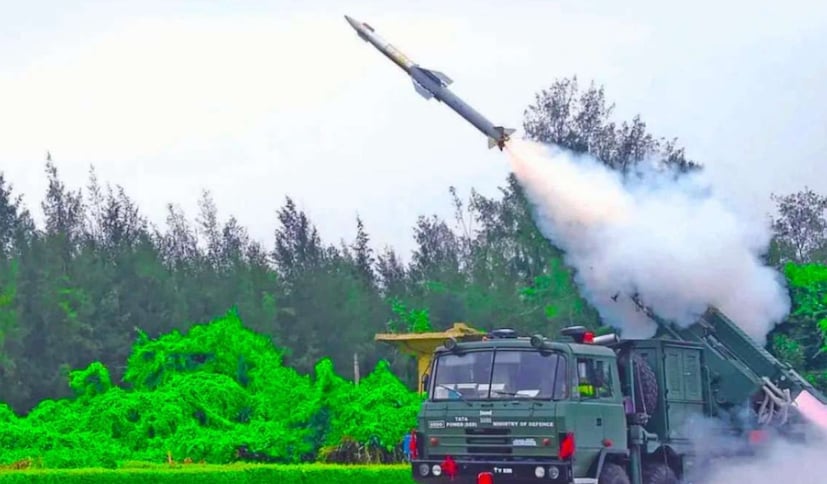 ভারত স্বদেশী 'অনন্ত শাস্ত্র' কুইক রিঅ্যাকশন সারফেস-টু-এয়ার মিসাইল (QRSAM) সিস্টেম তৈরি করছে। ₹30,000 কোটি টাকার একটি চুক্তি চূড়ান্ত হয়েছে। এই সপ্তাহে, ভারতীয় সেনাবাহিনী তিনটি রেজিমেন্টের জন্য এই অত্যাধুনিক সিস্টেমের জন্য একটি টেন্ডার জারি করেছে। সিস্টেমটি DRDO দ্বারা তৈরি করা হয়েছে এবং ভারত ইলেকট্রনিক্স লিমিটেড (BEL) এবং ভারত ডায়নামিক্স লিমিটেড (BDL) দ্বারা যৌথভাবে তৈরি করা হবে।