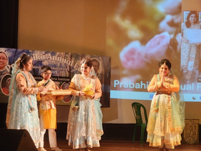 বাংলা ভাষাকে এবং এই ভাষার সঙ্গে জড়িয়ে থাকা কৃষ্টিকে লালন করে চলা প্রবাহিকার একটি মূল প্রয়াস। মাটির গন্ধ লেগে থাকা লোকগান, রবীন্দ্রনাথের দর্শন, যা তাঁর রচনায় শাশ্বত, সঙ্গে চির নূতন বাংলার আধুনিক গানের নৃত্যায়ন ছড়িয়ে পড়ুক পরবর্তী প্রজন্মের মধ্যে, এই কামনা করেন প্রবাহিকার নৃত্য গুরু চৈতালি বিশ্বাস। 