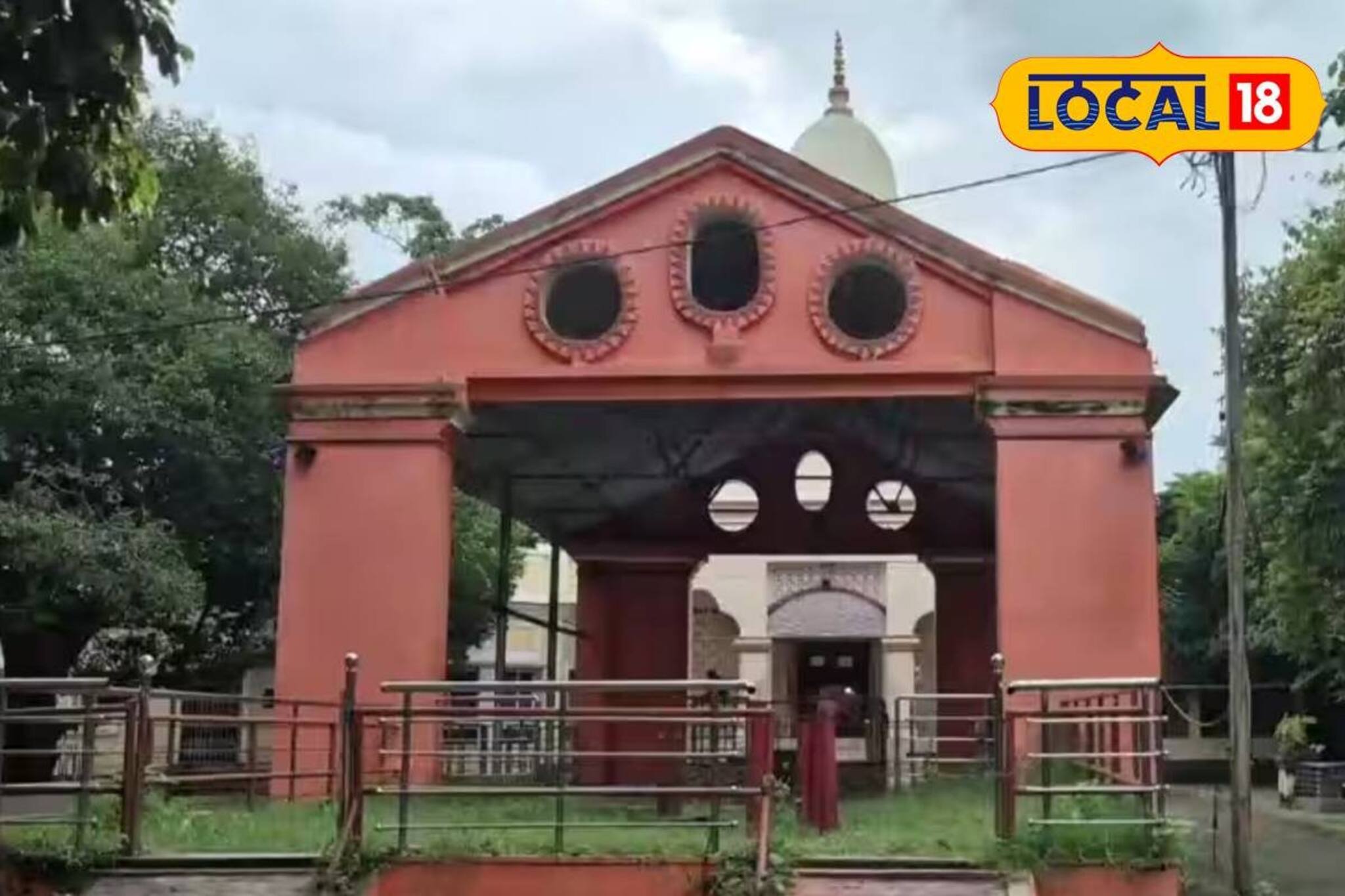 অষ্টমীতে হাঁসের ডিমের ভোগ, দেবীকে দেওয়া হয় পান! কনকদুর্গা মন্দিরে পুজোর ৪ দিন আর কী কী হয়?