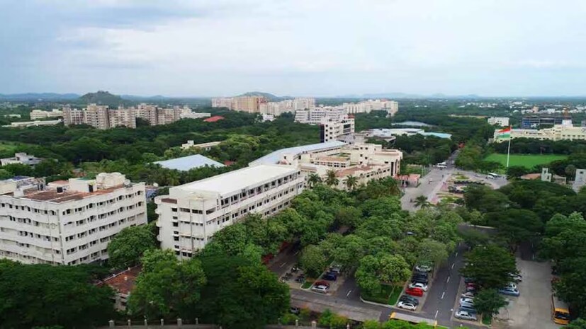 ভেলোর ইনস্টিটিউট অফ টেকনোলজি, NIRF 2025-এ ১৪ তম স্থান অধিকার করেছে, এটি একটি শীর্ষস্থানীয় বেসরকারি বিশ্ববিদ্যালয় যা অত্যাধুনিক প্রযুক্তি প্রোগ্রাম, বিশ্বব্যাপী বন্ধন এবং স্নাতকদের উচ্চ কর্মসংস্থানের জন্য সুপরিচিত।