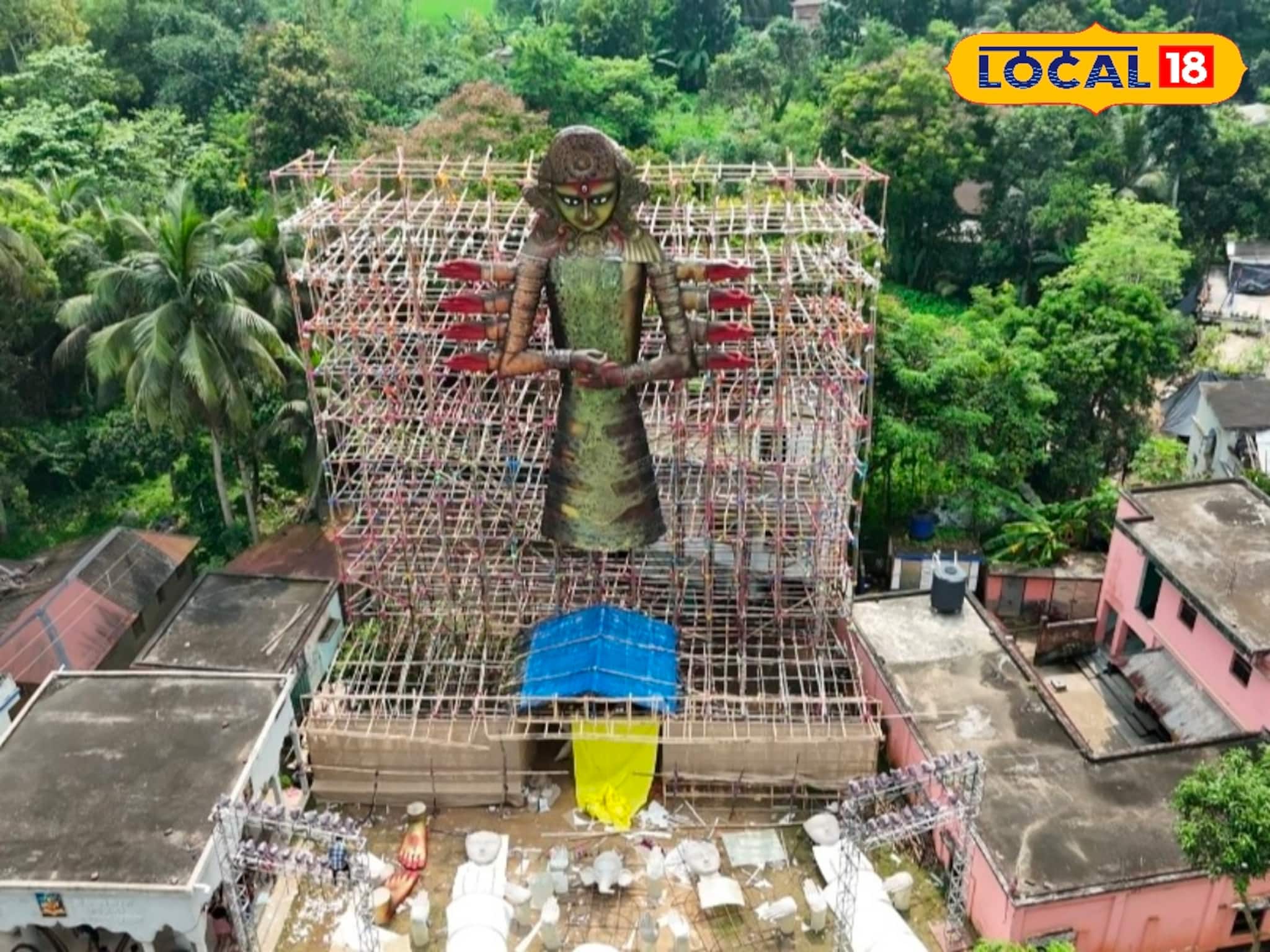 72 Feet Durga Idol: শুধু কি আর বন্যা, দুর্গাপুজোতেও নজির ঘাটালে! রাজ্যবাসীর জন্য 'বড়' চমক, দেখুন গগনচুম্বী উমার ফার্স্ট লুক