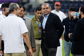 এই যে পালালেন এশিয়া কাপের ট্রফি নিয়ে, কে এই মহসিন নকভি? তাঁর আরও কাণ্ড আছে!