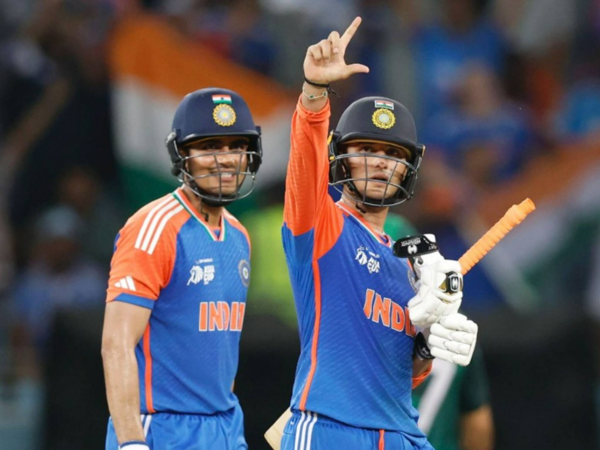 IND vs PAK: ব্যাটে জবাবের পর সোশ্যাল মিডিয়াতেও পাকিস্তানকে কটাক্ষ অভিষেক-গিলের!মুহূর্তে ভাইরাল পোস্ট