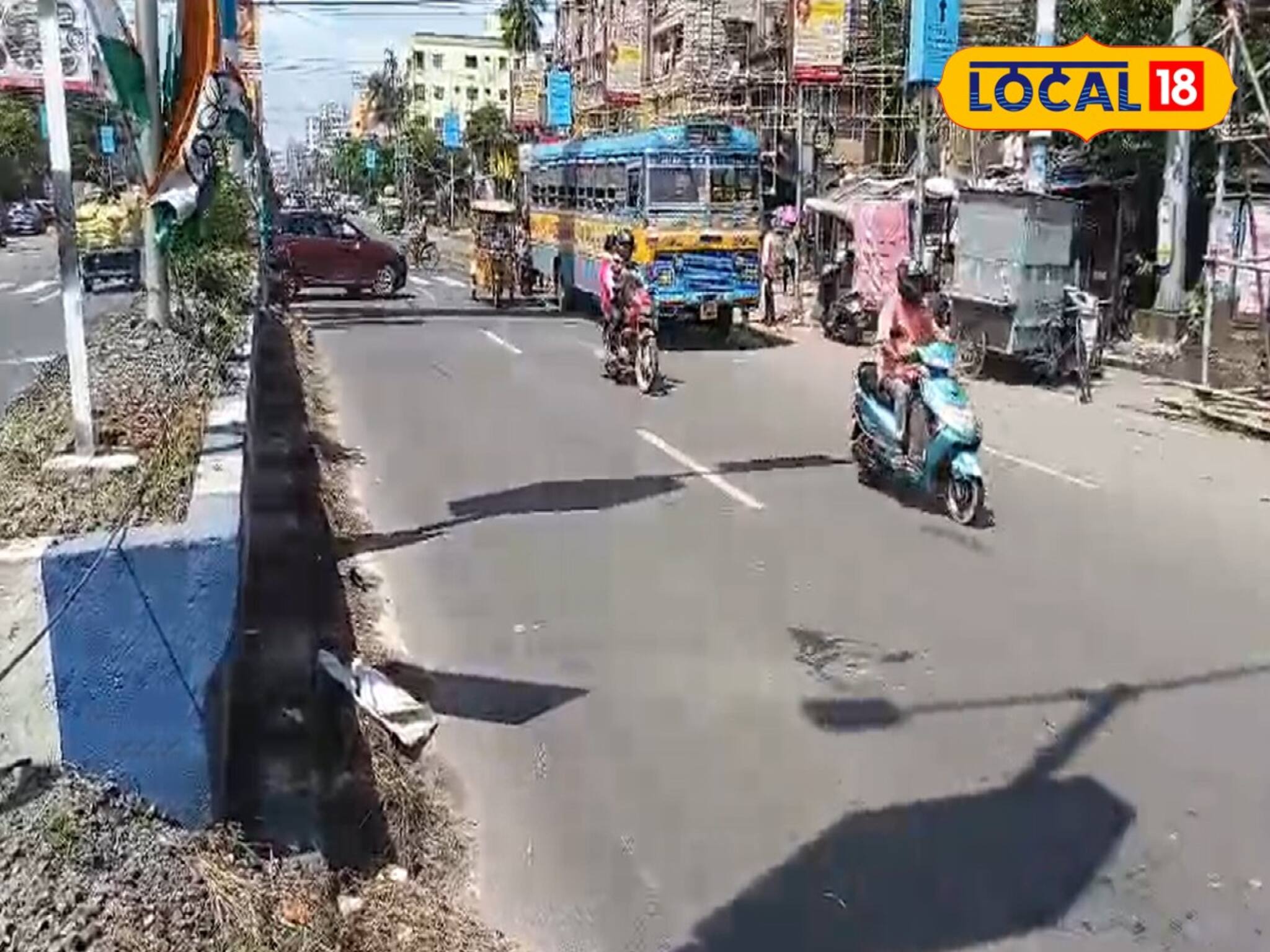 সজোরে লরির ধাক্কা! রাস্তায় ছড়িয়ে ছিটিয়ে র*ক্ত, করুণ পরিণতি