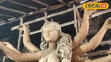 কুমোরটুলিতে