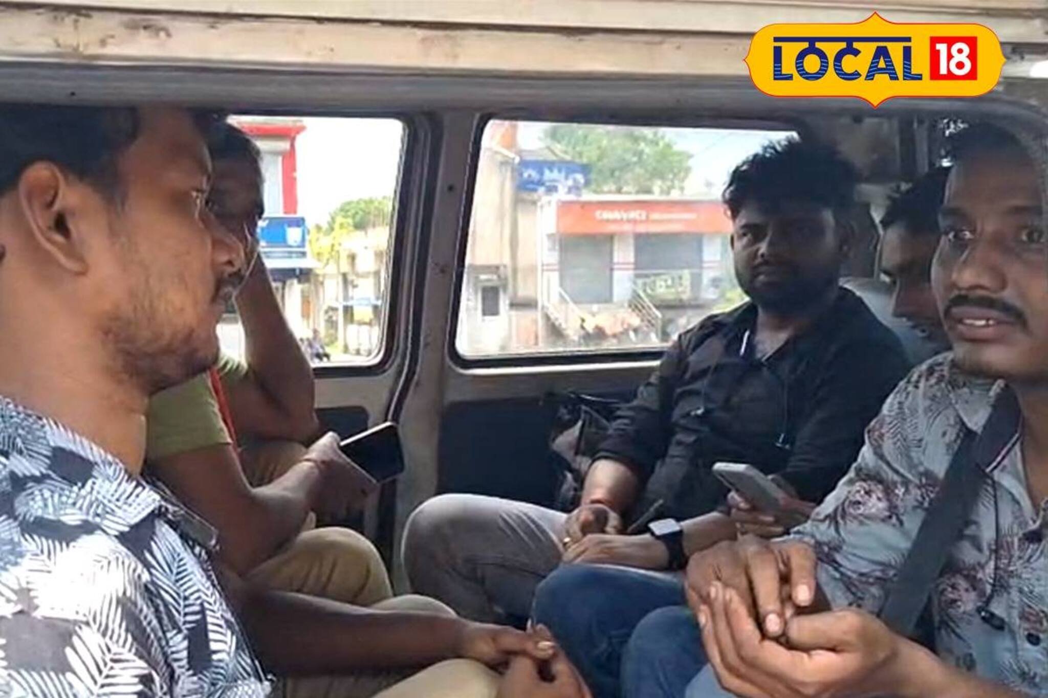 কখনও হেঁটে, কখনও ট্রেনে-গাড়িতে! নেপাল থেকে বাড়ি ফিরলেন ৯ বাঙালি পরিযায়ী শ্রমিক