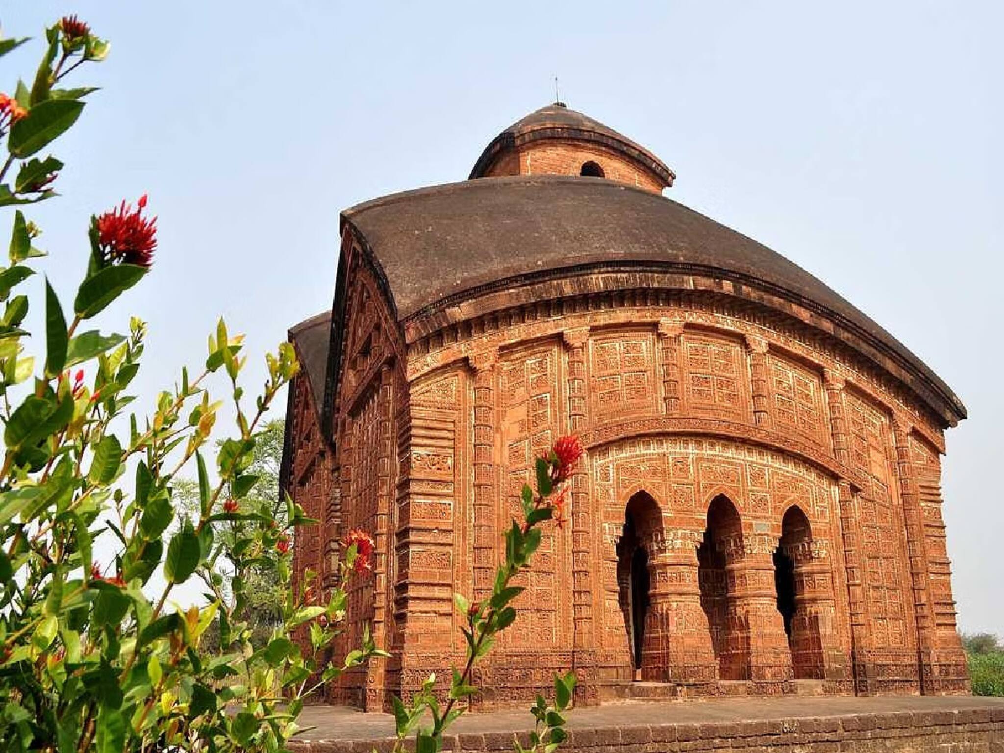 বিষ্ণুপুরে টেরাকোটা মন্দিরের পাশাপাশি পছন্দের জায়গা হয়ে উঠেছে লালবাঁধ!