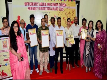 দৃষ্টিহীনদের জন্য পুজোয় ব্রেইল গাইডের উদ্বোধন৷