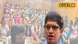 স্কুলের ছাত্রীরা ও পর্ষদ সভাপতি 