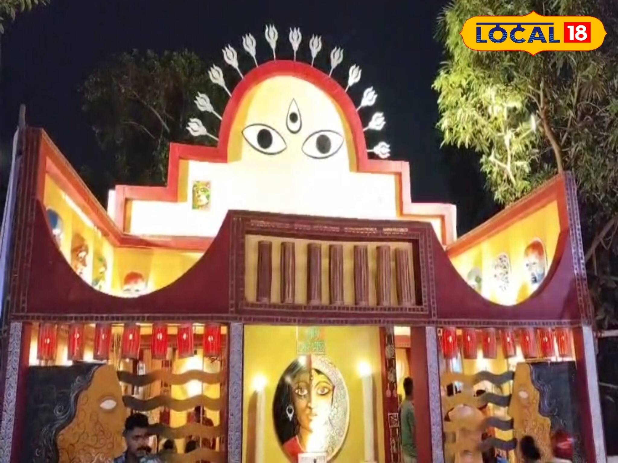 মায়ের পুজোয় নারীশক্তির আরাধনা! সাউথের 'এই' মণ্ডপে মহিলাদের জীবন যুদ্ধের চিত্র