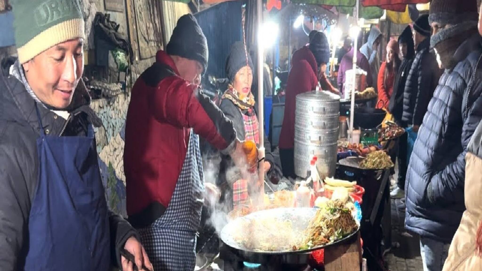 Darjeeling Food: দার্জিলিং বেড়ানো অসম্পূর্ণ চা, পাহাড়ি খাবার ছাড়া! কোথায় পাবেন অথেনটিক পাহাড়ি কোন খাবার? জানুন যাওয়ার আগে