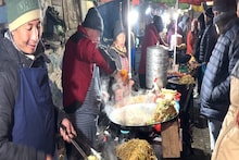 দার্জিলিং বেড়ানো অসম্পূর্ণ চা, পাহাড়ি খাবার ছাড়া! কোথায় পাবেন অথেনটিক পাহাড়ি কোন খাবার?
