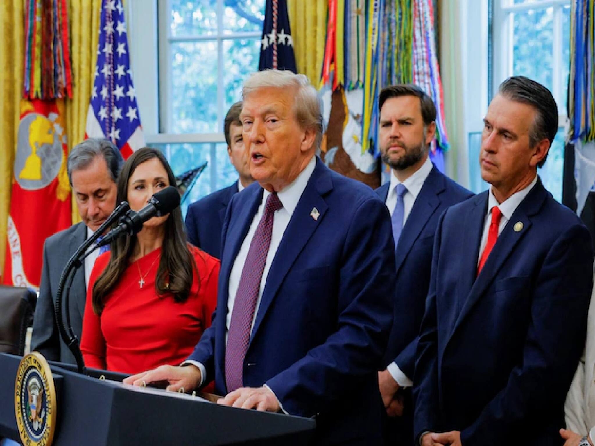 Donald Trump Health News: চুল উসকো-খুসকো, জামাকাপড় এলোমেলো, গভীর কোনও রোগে আক্রান্তু ট্রাম্প, রাষ্ট্রপতি নিজের মুখে বললেন...