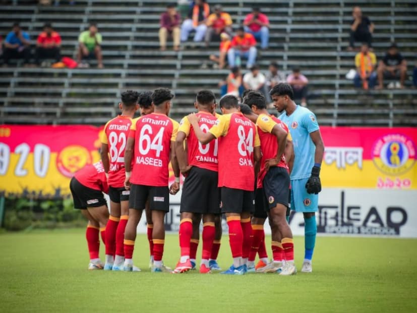 সোমবার চলতি মরশুমের কলকাতা লিগে চ্যাম্পিয়ন হওয়ার সুযোগ ছিল ইস্টবেঙ্গলের। শেষে ম্যাচে মাত্র ১ পয়েন্ট পেলেই ট্রফি নিশ্চিত হয়ে যেত লাল-হলুদের। (Photo Courtesy- East Bengal X)