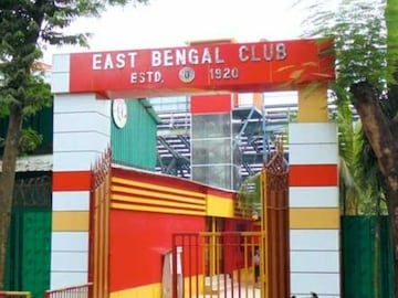 মোহনবাগান-ইস্টবেঙ্গল হয়ে গেল ‘মোহন বেগন’ ও ‘ইস্ট বেগন’! ক্রীড়ামন্ত্রী এ কী বললেন! মোহনবাগান-ইস্টবেঙ্গল হয়ে গেল ‘মোহন বেগন’ ও ‘ইস্ট বেগন’! ক্রীড়ামন্ত্রী এ কী বললেন!