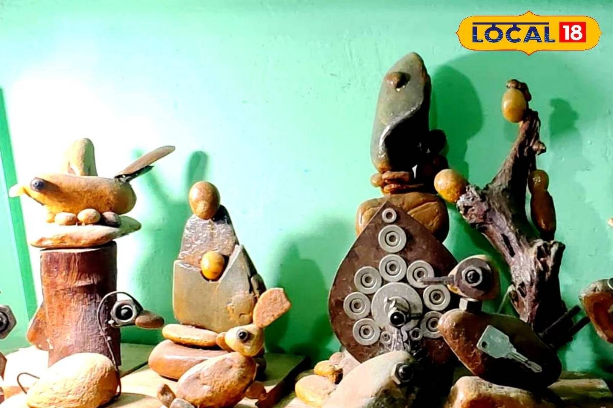 ফেলে দেওয়া জিনিস দিয়ে ঘর সাজানোর সামগ্রী! ভিনরাজ্যেও বিকোচ্ছে কাঁথির শিল্পীর হাতের কাজ