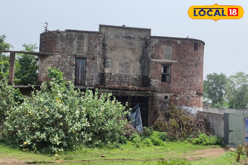 সিনেমা হলে আগে যাঁরা কাজ করেছেন তাঁদের মতে, 