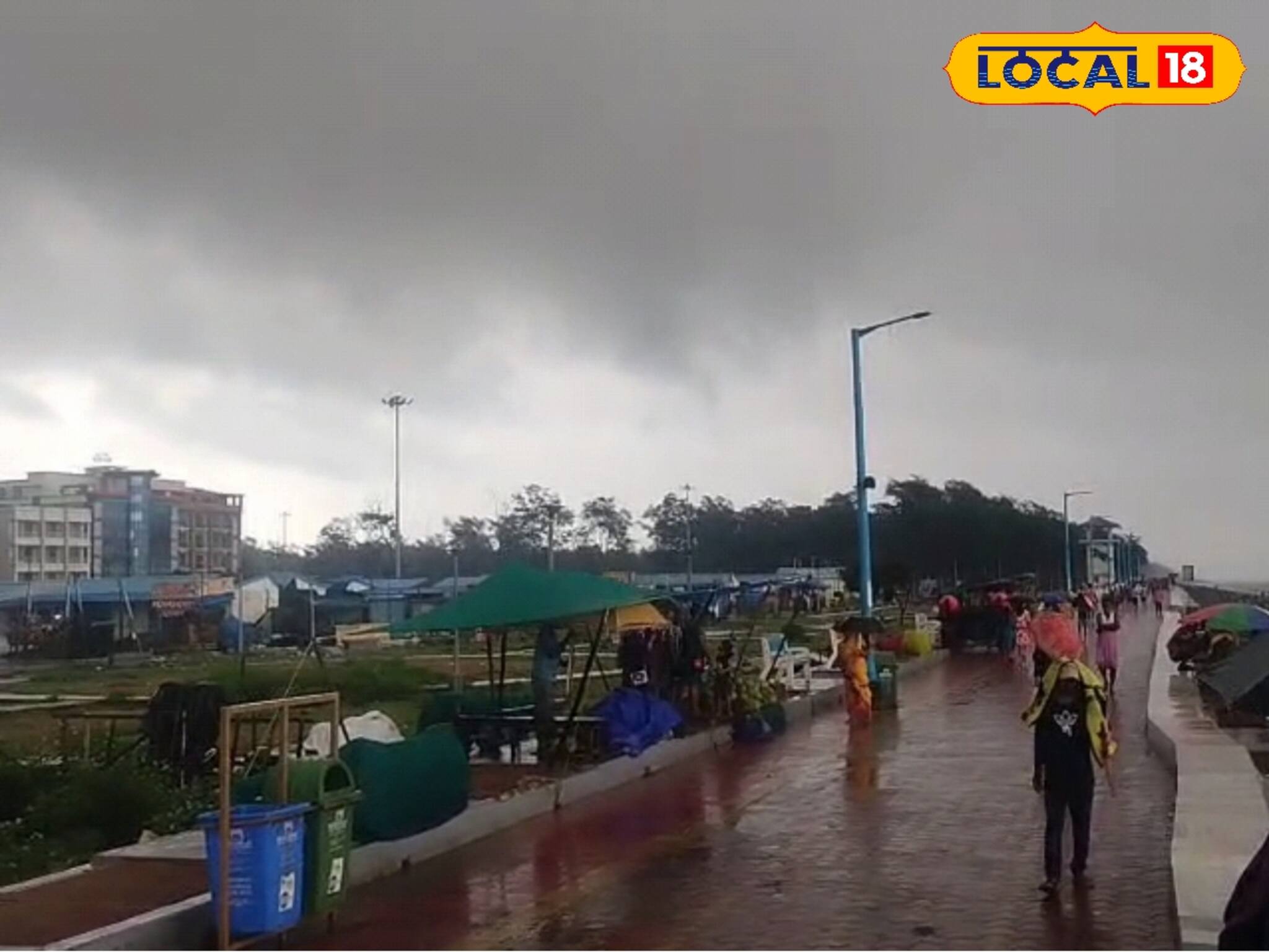 বঙ্গোপসাগরে নিম্নচাপ, কিছুক্ষণেই ধেয়ে আসছে তুমুল বৃষ্টি, দামাল হাওয়ার দাপট! আবহাওয়ার আপডেট