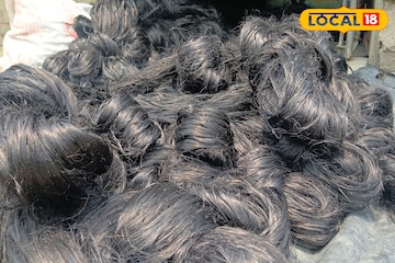 দুর্গাপুজোয় প্রতিমার চুল কোথা থেকে আসে জানেন? এই গ্রামে লুকিয়ে রহস্য দুর্গাপুজোয় প্রতিমার চুল কোথা থেকে আসে জানেন? এই গ্রামে লুকিয়ে রহস্য