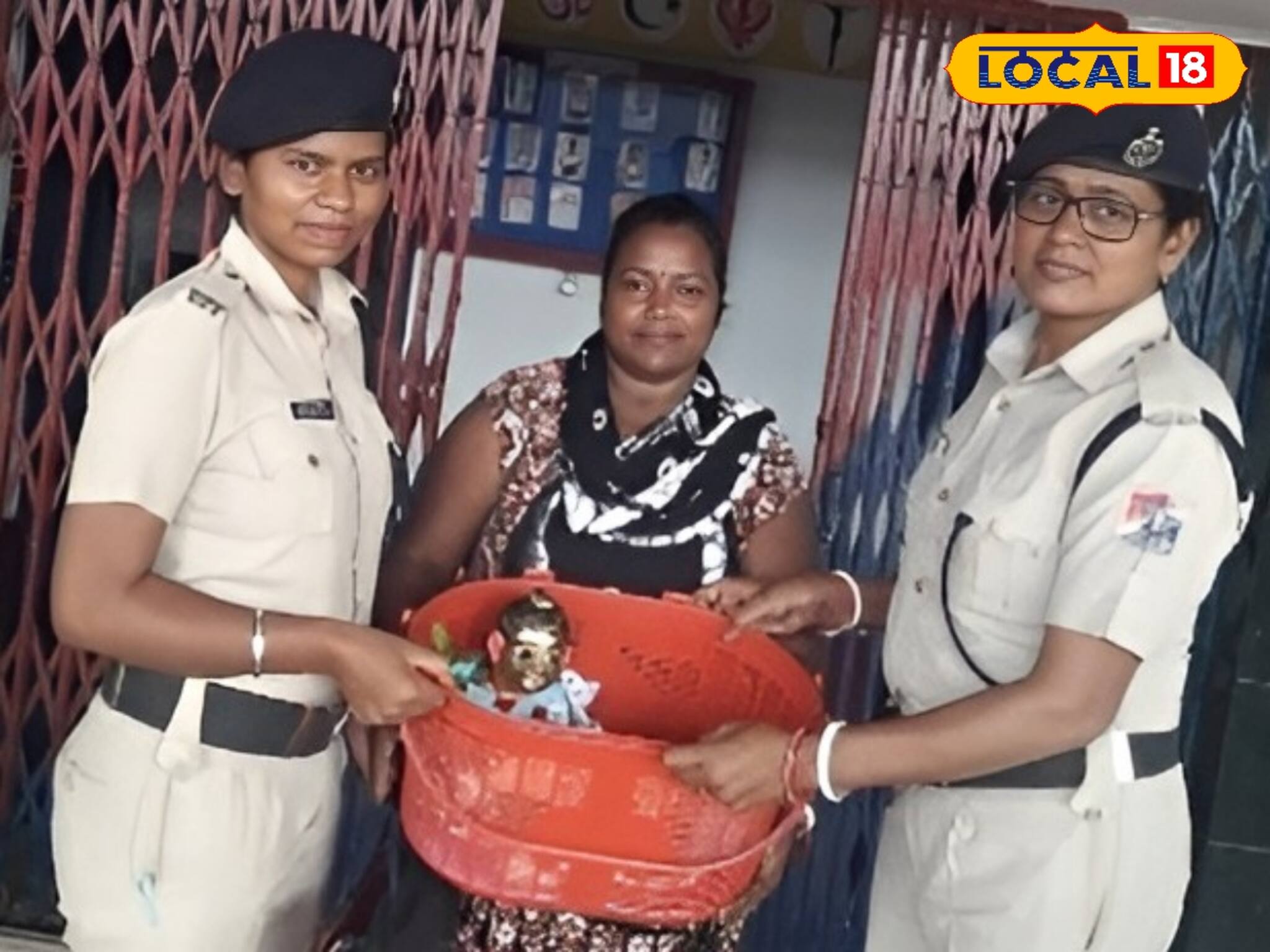 টিকিট কাউন্টারের কাছে ভুলবশত রেখে যায় 'গোপাল'কে, কয়েকদিন পর বাড়ি ফেরে, কীভাবে মিলল তার খোঁজ?