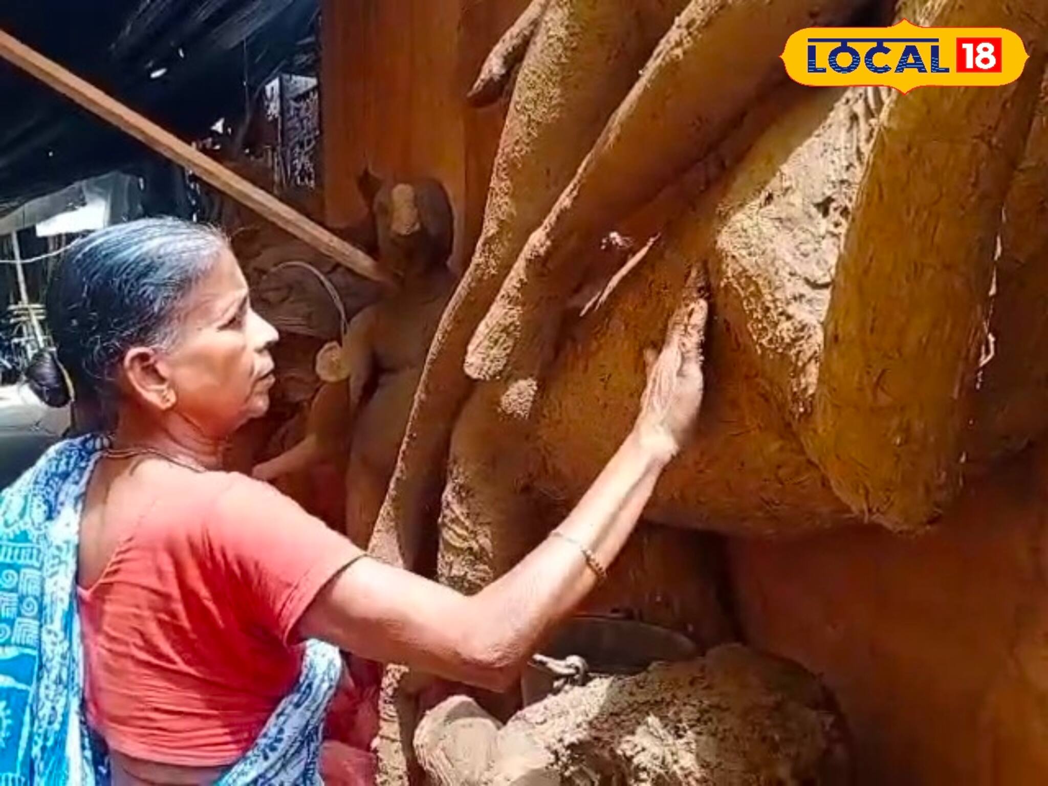 Durga Puja: বয়সকে বুড়ো আঙুল দেখিয়ে, একের পর এক দুর্গা মূর্তি বানিয়ে চলেছেন একষট্টির মল্লিকা