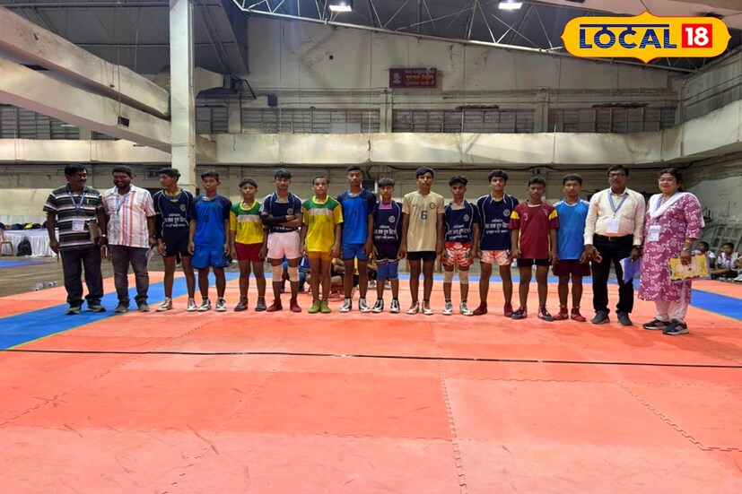 জাতীয় স্তরের সুযোগ পাওয়া খেলোয়াড়রা সকলেই মালদহের ইংরেজবাজার, কলিয়াচক, রতুয়া, মানিকচক ও গাজোল ব্লকের বিভিন্ন স্কুলের ছাত্র-ছাত্রী। কার‌ও বাবা কৃষি তো আবার কারও বাবা পরিযায়ী শ্রমিক। তাদের এমন সাফল্যে শুধু পরিবার নয় জেলা জুড়ে খুশির হাওয়া দেখা দিয়েছে।(ছবি ও তথ্য: জিএম মোমিন)