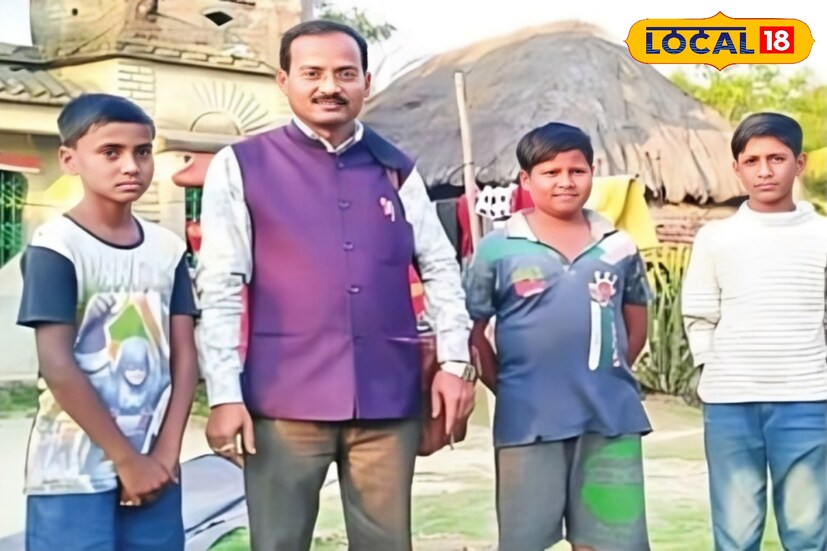 কাঁথির শিক্ষক নিরঞ্জন মান্না, সাধারণ শিক্ষকতার গণ্ডী পেরিয়ে যিনি হয়ে উঠেছেন গ্রামের মানুষের আশা। গ্রামে গ্রামে ঘুরে স্কুলছুটদের আবার স্কুলমুখী করা থেকে শুরু করে করোনার অন্ধকার সময়েও নিজেই শিক্ষার্থীদের বাড়ি পৌঁছে দিয়েছেন আলো। শিশুশ্রম রোধ থেকে শুরু করে বাল্যবিবাহ ঠেকানো, প্রতিটি ক্ষেত্রেই তার লড়াই সমাজে নতুন নজির তৈরি করেছে। তার অক্লান্ত পরিশ্রমের স্বীকৃতি হিসেবে ২০২০ সালে পশ্চিমবঙ্গ সরকারের পক্ষ থেকে তাঁর ঝুলিতে এসেছে শিক্ষারত্ন সম্মান। শিক্ষক দিবসের দিনে তার এই মানবিক উদ্যোগে মুগ্ধ হয়ে প্রশংসায় ভরিয়ে দিচ্ছেন সকলে। (তথ্য ও ছবি : মদন মাইতি) কাঁথির শিক্ষক নিরঞ্জন মান্না, সাধারণ শিক্ষকতার গণ্ডী পেরিয়ে যিনি হয়ে উঠেছেন গ্রামের মানুষের আশা। গ্রামে গ্রামে ঘুরে স্কুলছুটদের আবার স্কুলমুখী করা থেকে শুরু করে করোনার অন্ধকার সময়েও নিজেই শিক্ষার্থীদের বাড়ি পৌঁছে দিয়েছেন আলো। শিশুশ্রম রোধ থেকে শুরু করে বাল্যবিবাহ ঠেকানো, প্রতিটি ক্ষেত্রেই তার লড়াই সমাজে নতুন নজির তৈরি করেছে। তার অক্লান্ত পরিশ্রমের স্বীকৃতি হিসেবে ২০২০ সালে পশ্চিমবঙ্গ সরকারের পক্ষ থেকে তাঁর ঝুলিতে এসেছে শিক্ষারত্ন সম্মান। শিক্ষক দিবসের দিনে তার এই মানবিক উদ্যোগে মুগ্ধ হয়ে প্রশংসায় ভরিয়ে দিচ্ছেন সকলে। (তথ্য ও ছবি : মদন মাইতি)