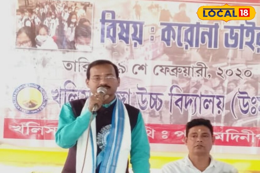 নিরঞ্জন মান্নার কথায়, “শিক্ষাই একমাত্র শক্তি, যা সমাজকে এগিয়ে নিতে পারে। তাই আমার প্রথম দায়িত্ব স্কুলছুটদের আবার শিক্ষার আলোয় ফিরিয়ে আনা। অনেক সময় আর্থিক সংকট, কুসংস্কার কিংবা অজ্ঞতার কারণে শিশুরা পড়াশোনা ছেড়ে দেয়। কিন্তু আমি চাই, কোনও শিশুই যেন শ্রম বা বাল্যবিবাহের অন্ধকারে হারিয়ে না যায়। অন্তত একজন শিশুকেও যদি স্কুলে ফিরিয়ে আনতে পারি, সেটাই শিক্ষক হিসেবে আমার গর্ব।”