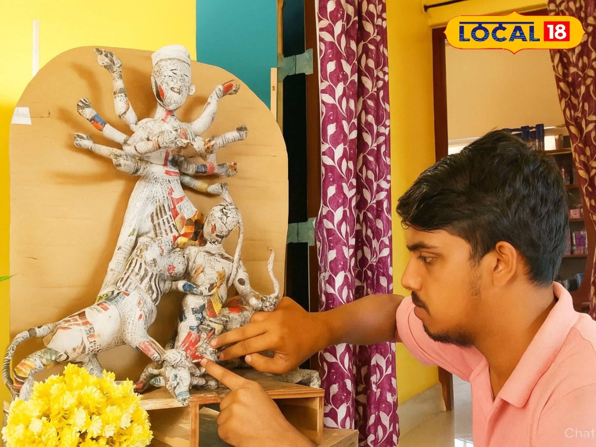 এ দুর্গা মাটির নয়! কীসের জানেন? পঞ্চম শ্রেণী থেকে পরিবেশবান্ধব মূর্তি গড়ে পুজো শান্তিপুরের সোহমের