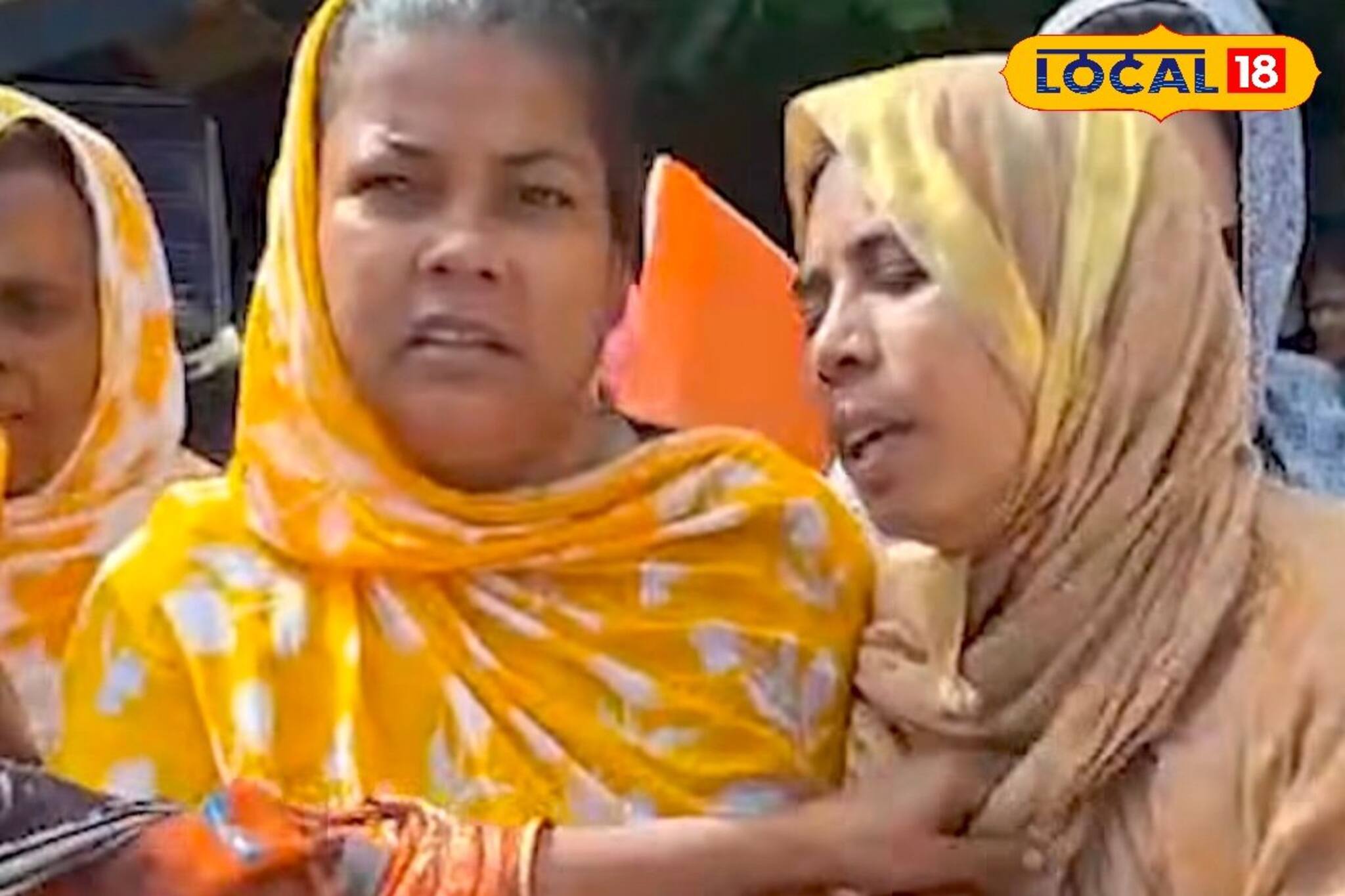 এসএসসি পরীক্ষা দিয়ে বেরোতেই  হাউহাউ কান্না...! স্বামীর মৃত্যু সংবাদ পেলেন স্ত্রী